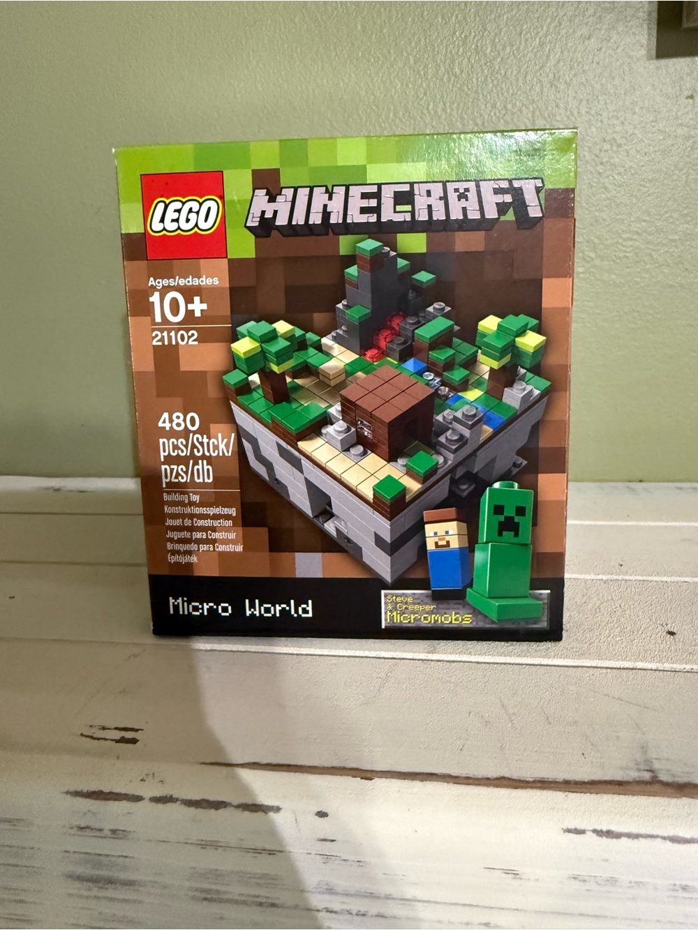 LEGO Minecraft Micro World Set in Green and Brown